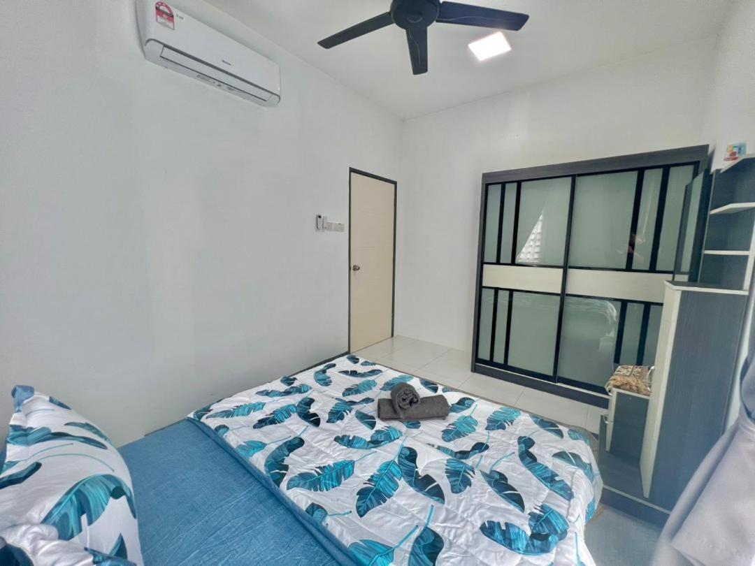 Rumah percutian Bukan Cinta Biasa 3 Bilik Aircond, Dua Ruang Tamu Aircond Dan Free Wifi 500 Meter Dari Hospital Sultanah Bahiyah Alor Setar